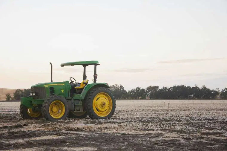 Trattori e macchine agricole