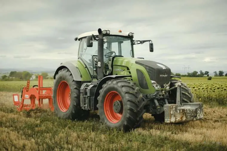 Trattori e macchine agricole